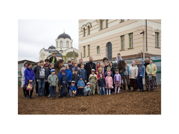 Поездка воскресной школы в православный конный клуб в Сынково